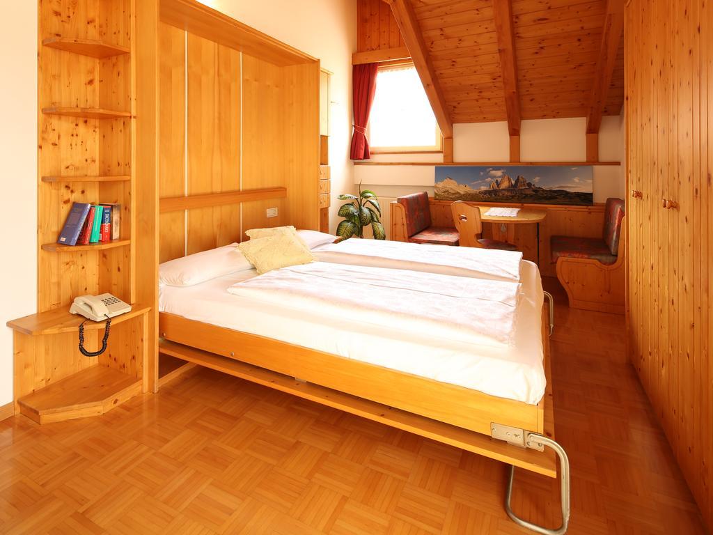 Residence Rose San Candido Szoba fotó